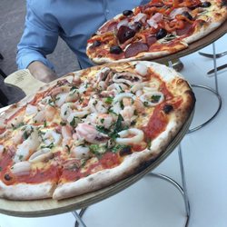 Pizzeria Bellucci - Bellucci Pizza supreme Pizza