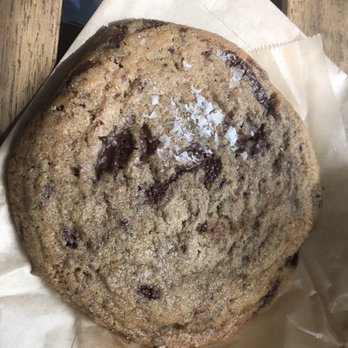 Poppy's - Sea salt chocolate chip cookie - pretty good - Coffee & Tea Near Me - Brooklyn, New York