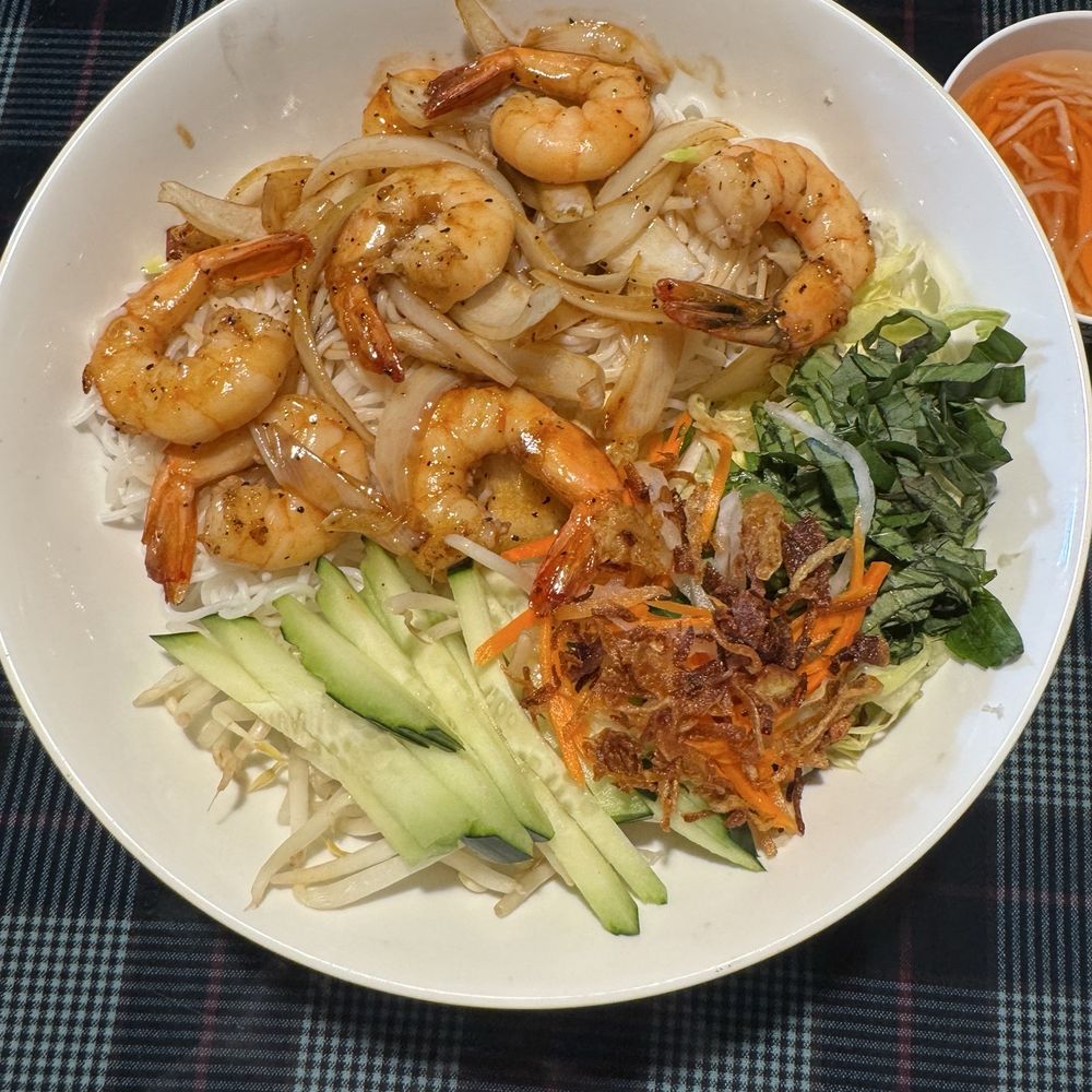 Shrimp vermicelli bowl Shrimp vermicelli bowl