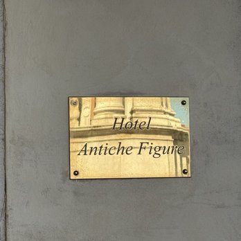 Hotel Antiche Figure - Entrance to the cafe - Hotels Near Me - Venezia, VE Hotel Antiche Figure - Entrance to the cafe - Hotels Near Me - Venezia, VE