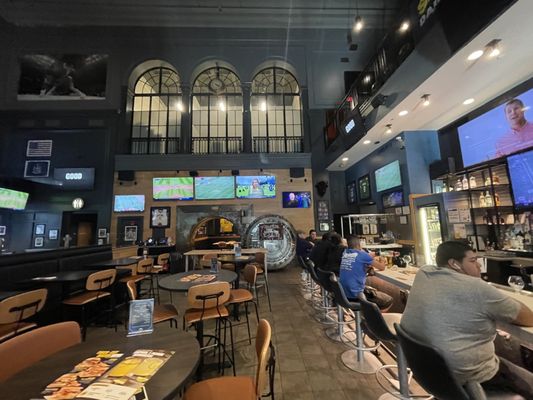 Buffalo Wild Wings by null