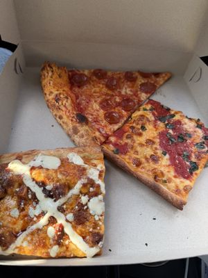 Mano's Pizzeria by null