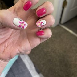 V Nails Studio - Nails by V