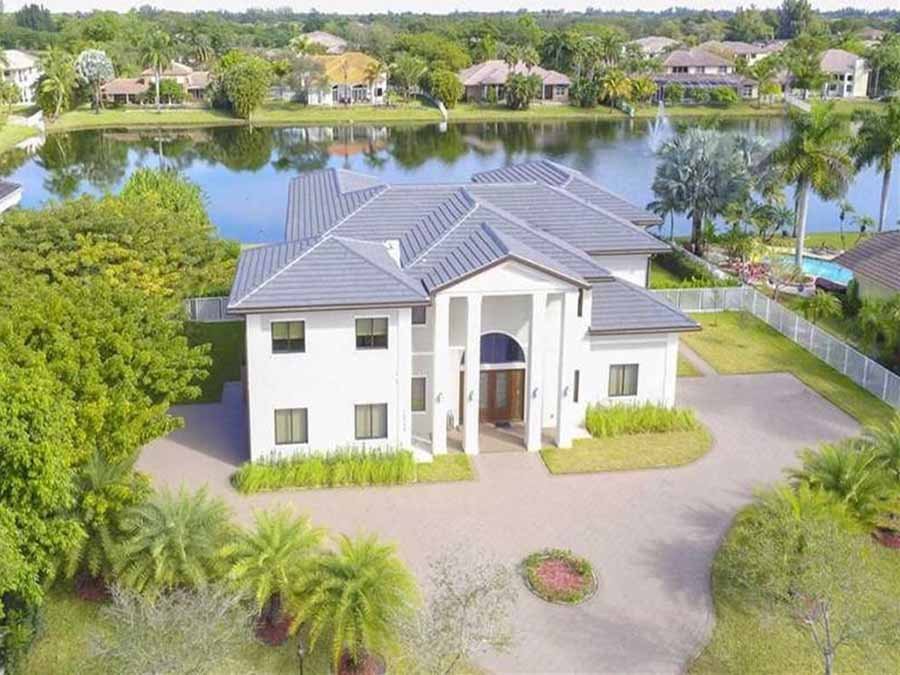 Slide of Gces Construction Pros