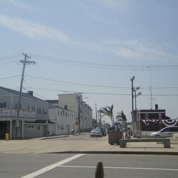 Salisbury Beach - Willey's Candy and Ice Cream Store - Brick Building is Bathroom - Beaches Near Me