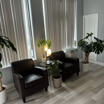 CH Massage Woodbridge VA - Waiting area - Massage Near Me - Woodbridge, Virginia CH Massage Woodbridge VA - Waiting area - Massage Near Me - Woodbridge, Virginia