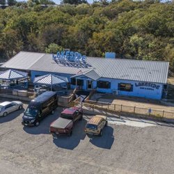 Lakeside Bar & Grill
