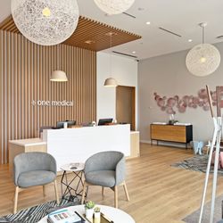 One Medical Primary Care Clinic - Esplanade at Aventura - Interior: One Medical: Esplanade at Aventura reception desk