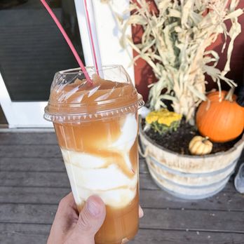 Rowley's Red Barn - Apple slushee - recommended! - Ice Cream & Frozen Yogurt Near Me - Santaquin, Utah Rowley's Red Barn - Apple slushee - recommended! - Ice Cream & Frozen Yogurt Near Me - Santaquin, Utah