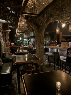 TomTom Restaurant & Bar by null