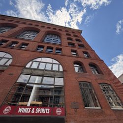 Astor Wines & Spirits - Outside