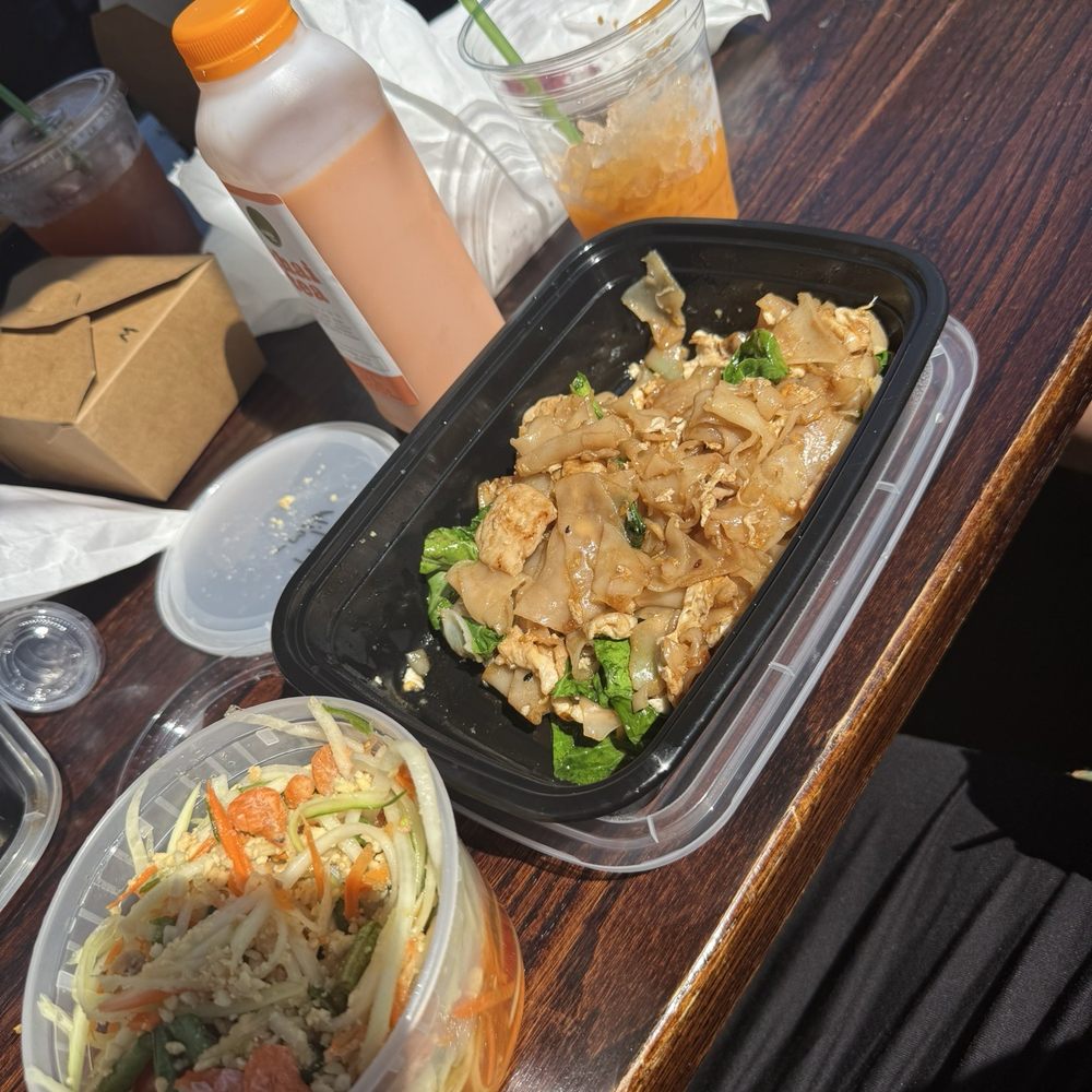 Pad See Ew Thai Tea Pad See Ew Thai Tea