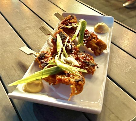 MeeT in Yaletown by null