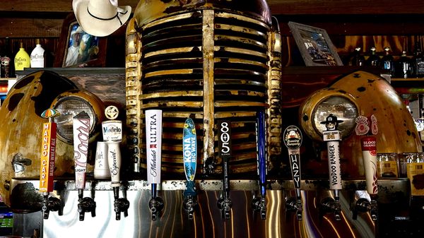 Pit Stop Bar & Grill by null