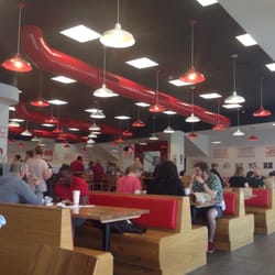 Five Guys - Many people come over