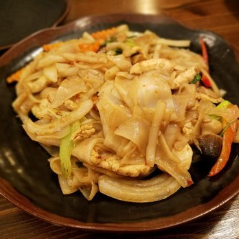 Khao Soi Thai - Drunken Noodle ( Not great) - Thai Near Me - Studio City, California