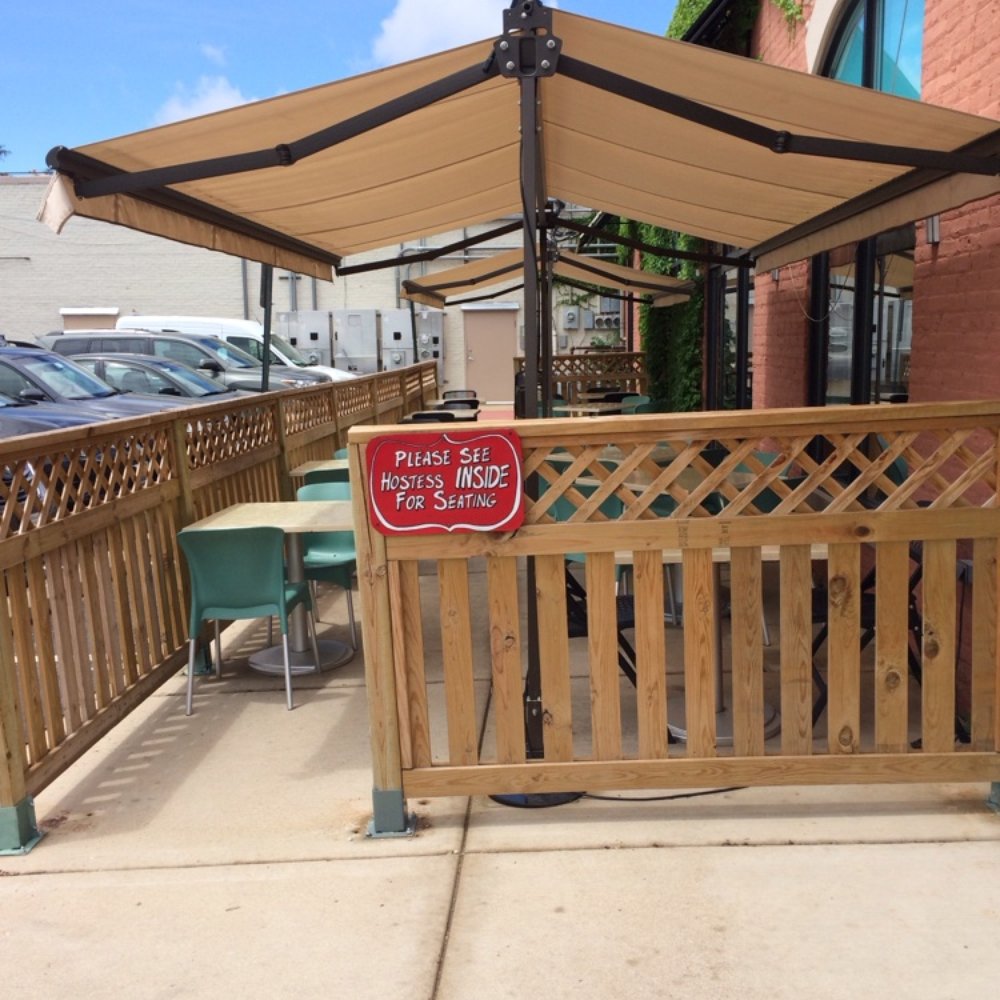 Nosh - Outdoor seating. Looks appealing. Will try next time to avoid the noise inside. - New American Near Me - Geneva, Illinois
