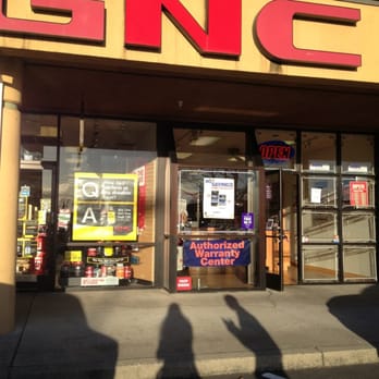 GNC - Front of shop - Health Markets Near Me - San Leandro, California