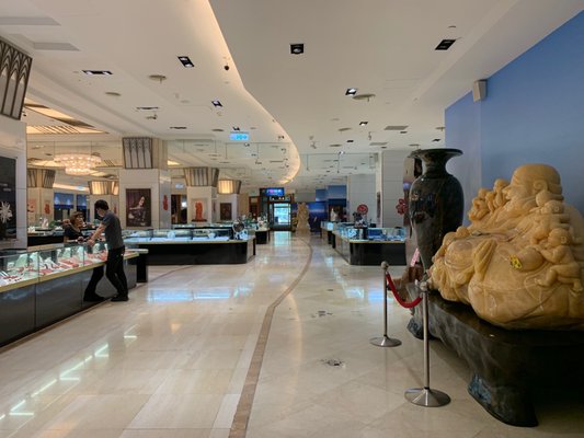 85 Sky Tower by null