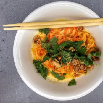 Caravan Kings Cross - Burmese chicken salad - £7.50 - Breakfast & Brunch Near Me - London, XGL