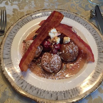Cedar House Inn - Round pancakes with marzipan - Bed & Breakfast Near Me - Saint Augustine, Florida