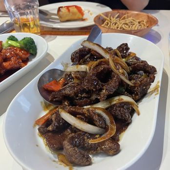 Restaurant Salon Canton - Mongolian Sauce with Sweet Soy Sauce, Chili and Garlic - Chinese Near Me - Doral, Florida