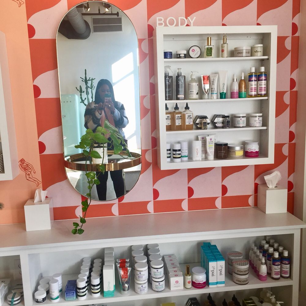 Lemon Laine - Cosmetics & Beauty Supply Near Me - Nashville, Tennessee