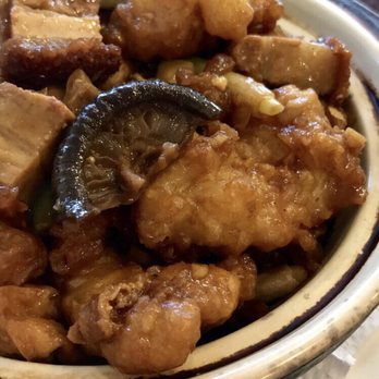 King Kong Chinese Restaurant - Braised Fish and Tofu Claypot with Mushroom and Pork - Chinese Near Me - Castro Valley, California King Kong Chinese Restaurant - Braised Fish and Tofu Claypot with Mushroom and Pork - Chinese Near Me - Castro Valley, California
