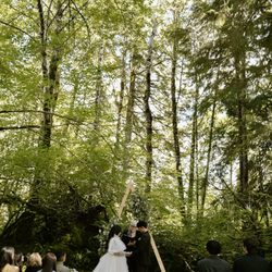 Northwind Nuptials - The beautiful Fern Acres in Forks, WA. Photography-@graciewilsonphotography