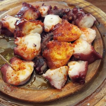 A Garnacha - Pulpo - Seafood Near Me - Melide, C A Garnacha - Pulpo - Seafood Near Me - Melide, C