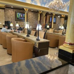 Anthony Vince Nail Spa - Mani area