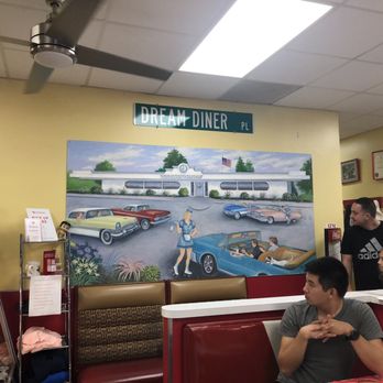 Dream Diner - Diners Near Me - Tyngsboro, Massachusetts