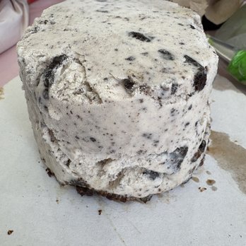 Ben & Jerry’s - Sweet Cream & Cookies mini ice cream cake - Ice Cream & Frozen Yogurt Near Me - Providence, Rhode Island