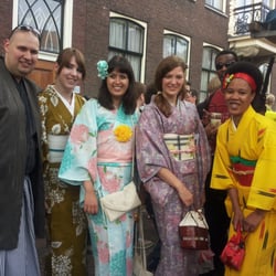 Japanmuseum SieboldHuis - Een paar cosplayers die langs rondliepen