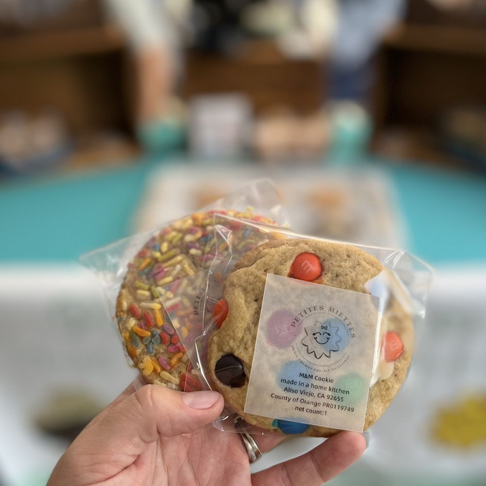 Petites Miettes Logo