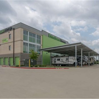 Extra Space Storage - Alternate Beauty Image - Extra Space Storage at 6021 North Fwy, Fort Worth, TX 76131 - Self Storage Near Me - Fort Worth, Texas