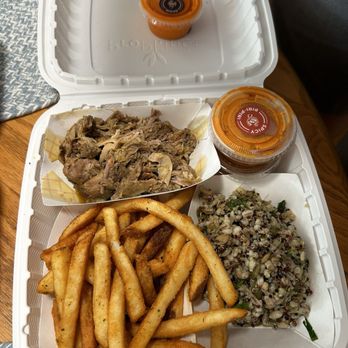 Toma Mojo Grill - Mediterranean Near Me - Minnetonka, Minnesota Toma Mojo Grill - Mediterranean Near Me - Minnetonka, Minnesota
