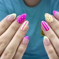 Nail Lounge