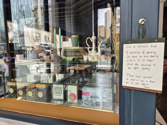 The Emerald Lounge by null