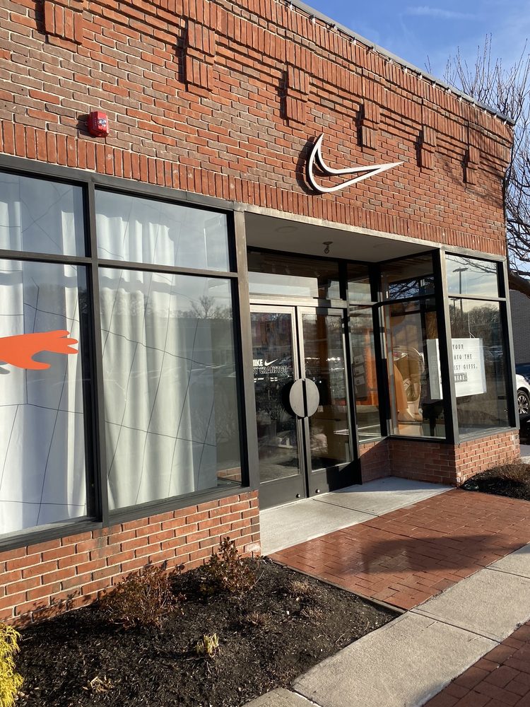 NIKE BY CRANSTON 74 Hillside Rd, Cranston, Rhode Island Shoe Stores