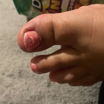 Modern Nail & Spa Studio - Chipped polish - Nail Salons Near Me - Simi Valley, California