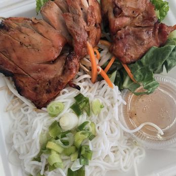 Pho16 Royal Palm - Vietnamese Grilled Chicken on Vermicelli Noodles with vegetables - Vietnamese Near Me - Royal Palm Beach, Florida Pho16 Royal Palm - Vietnamese Grilled Chicken on Vermicelli Noodles with vegetables - Vietnamese Near Me - Royal Palm Beach, Florida