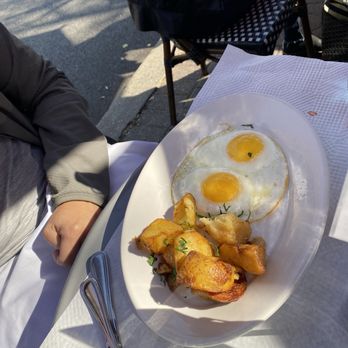 Raymond's - American Near Me - Montclair, New Jersey