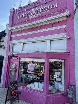 The CakeRoom by null