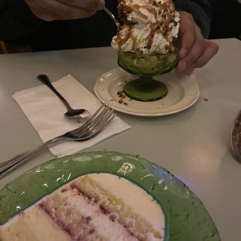 Quarter Sheets - Princess cake, Ice Cream sundae - Pizza Near Me - Los Angeles, California Quarter Sheets - Princess cake, Ice Cream sundae - Pizza Near Me - Los Angeles, California