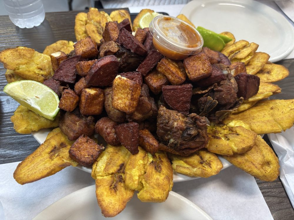 Nuevo Amanecer Cafe Logo