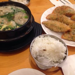 Wang Mandu (6 Pieces) / 왕만두 Wang Mandu (6 Pieces) / 왕만두