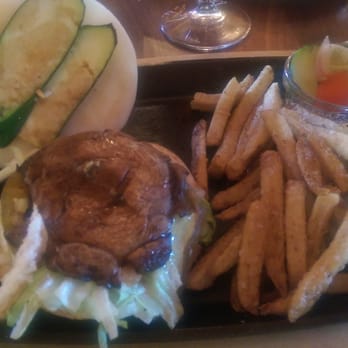 Highlands Ranch Restaurant - Portabella Mushroom Sandwich - Bars Near Me - Mill Creek, California