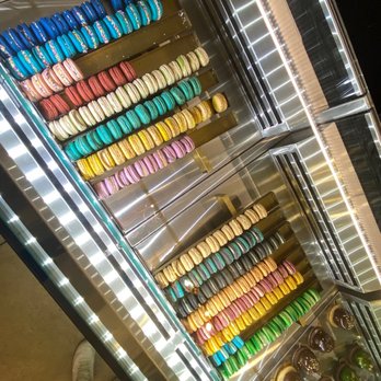 Delysees - Desserts Near Me - Toronto, Ontario