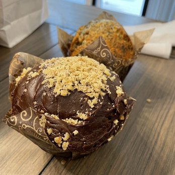 Fairfax Bakery - Chocolate nut brownie- tasted like chocolate Betty Crocker cake mix w canned frosting - Bakeries Near Me - Fairfax, Virginia